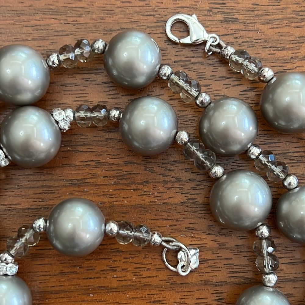 Carolee Grey Pearl Necklace w Swarovski Pouch - Picture 13 of 14